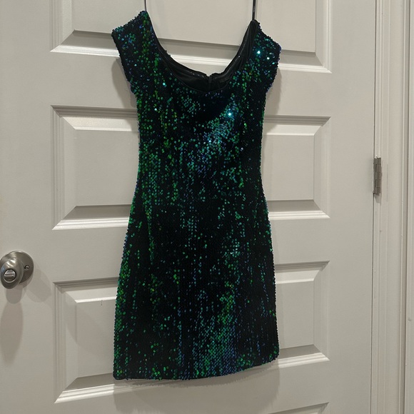 stretchy sequin mini dress in mint condition. - Picture 8 of 17